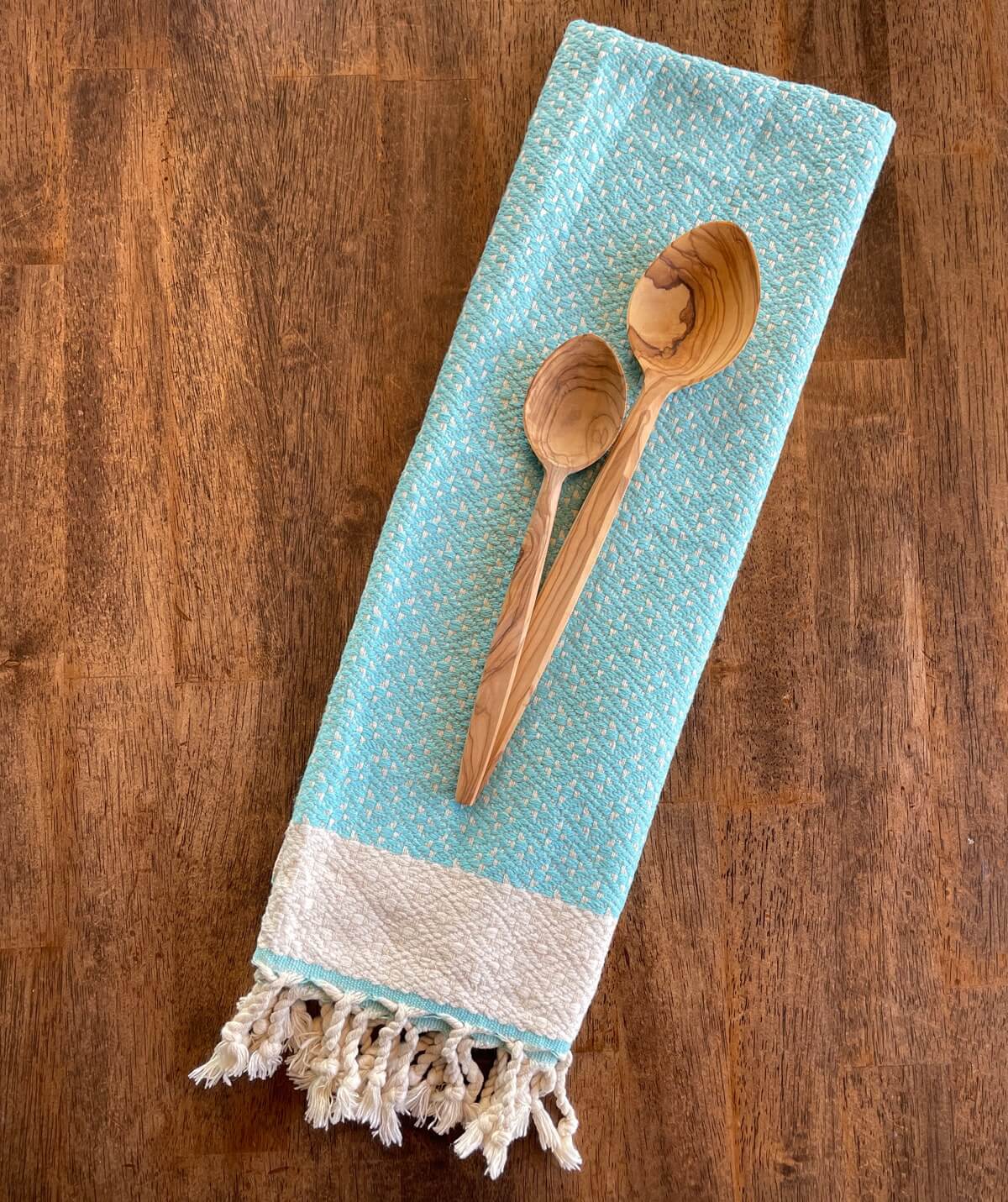 https://redcloudlinens.com/cdn/shop/products/Setof1OliveKitchenTowel_2OliveSpoons-SkyBlue_1200x.jpg?v=1657006011